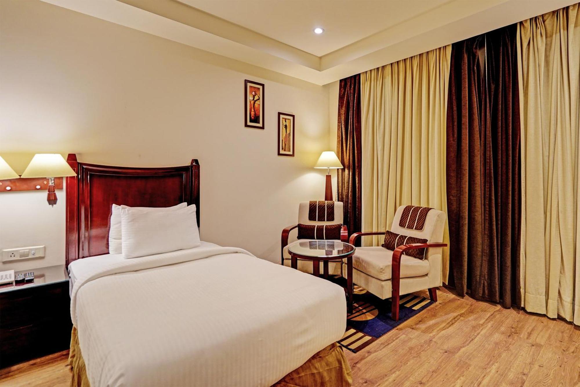 The Frist Collection Hotel New Delhi Eksteriør billede